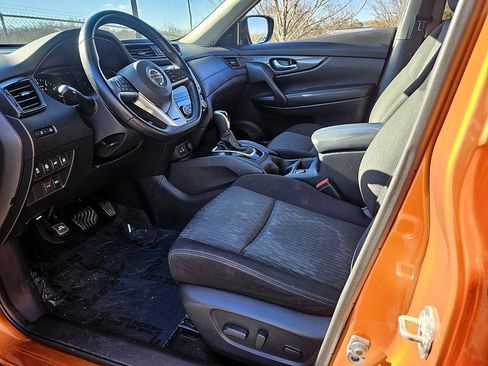 Used 2020 Nissan Rogue SV image 7