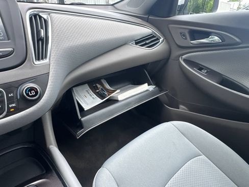 Used 2018 Chevrolet Malibu Hybrid FWD image 19