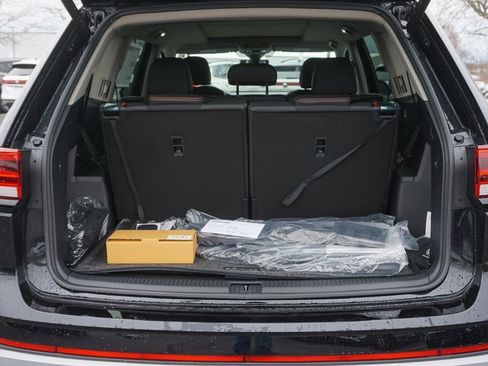 New 2026 Volkswagen Atlas Peak Edition image 7