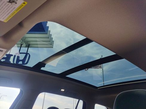 Used 2024 Volkswagen Atlas SEL Premium R-Line image 23