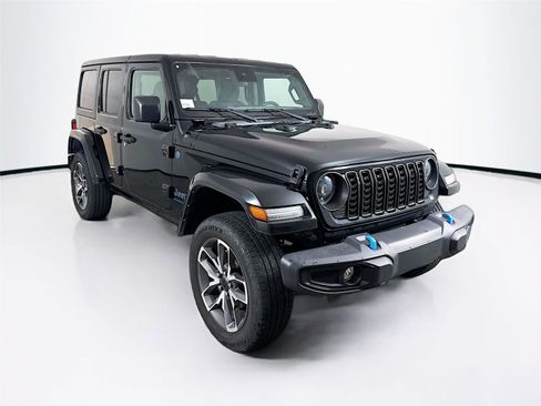 Used 2024 Jeep Wrangler Sport S w/ LED Headlamp & Fog Lamp Group image 18