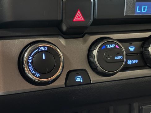 Used 2022 Toyota Tacoma SR AWD/4WD image 23