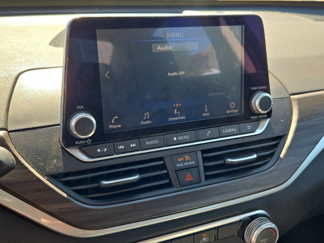 Used 2024 Nissan Altima 2.5 SV FWD image 15