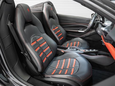 Used 2022 Ferrari F8 Tributo RWD image 33