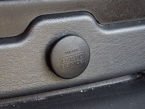 Used 2004 Chrysler Sebring LX FWD image 20