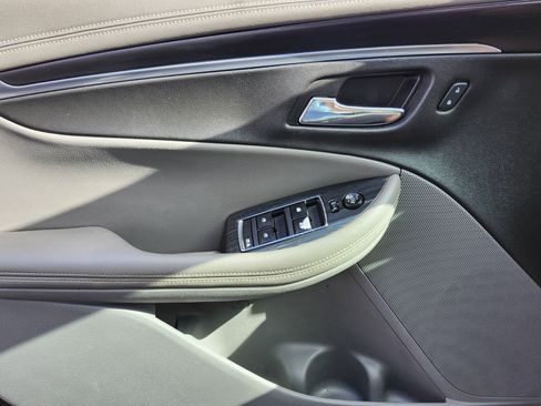 Used 2017 Chevrolet Impala LT image 29