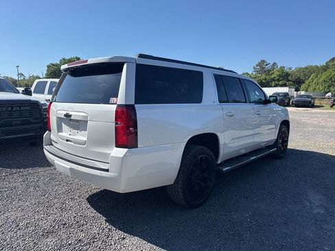 Used 2018 Chevrolet Suburban LT w/ Luxury Package RWD image 5
