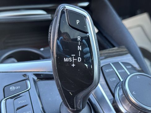 Used 2018 BMW 530i xDrive image 23