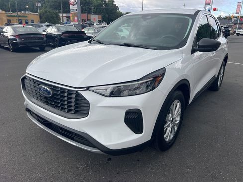 Used 2023 Ford Escape Active image 4