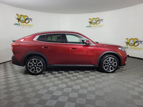 Certified 2025 BMW X2 xDrive28i w/ Premium Package image 8