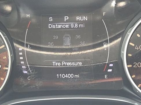 Used 2018 Jeep Compass Latitude FWD image 40
