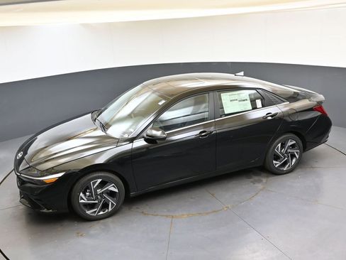 New 2026 Hyundai Elantra Limited FWD image 37