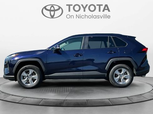 Used 2025 Toyota RAV4 XLE AWD/4WD image 2