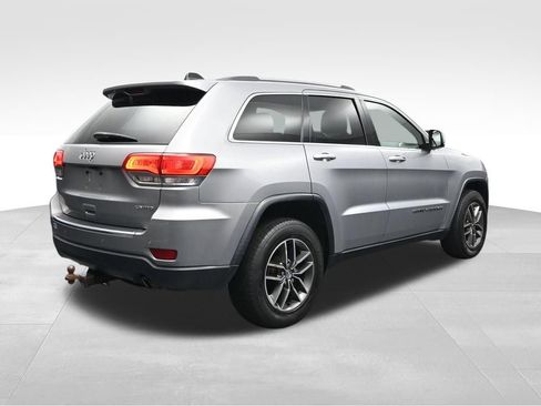 Used 2018 Jeep Grand Cherokee Limited AWD/4WD image 5
