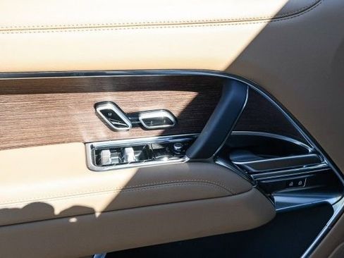 New 2025 Land Rover Range Rover SE image 21