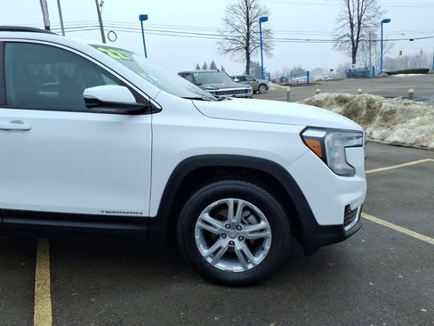 Certified 2022 GMC Terrain SLE w/ Driver Convenience Package image 25