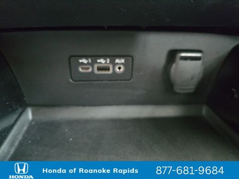 Used 2024 Nissan Altima 2.5 SV FWD image 25