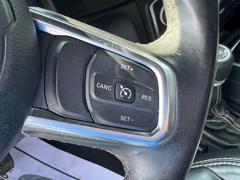 Used 2018 Jeep Wrangler Unlimited Sahara w/ LED Lighting Group AWD/4WD image 17