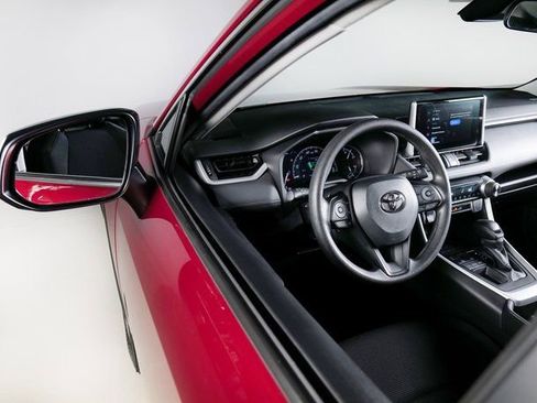 Used 2023 Toyota RAV4 LE image 21