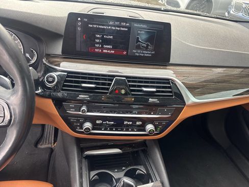 Used 2018 BMW 530e xDrive 530e xDrive iPerformance AWD 4 image 12