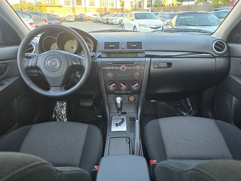 Used 2009 MAZDA MAZDA3 i Touring Value FWD image 16