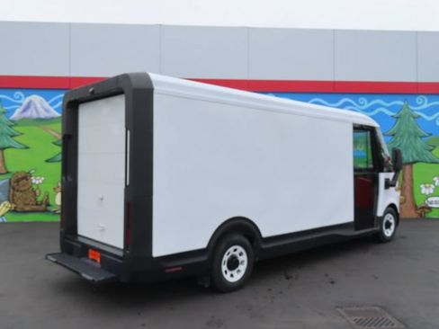 Used 2023 Chevrolet Brightdrop 600 w/ Active Safety Package 2 AWD/4WD image 7
