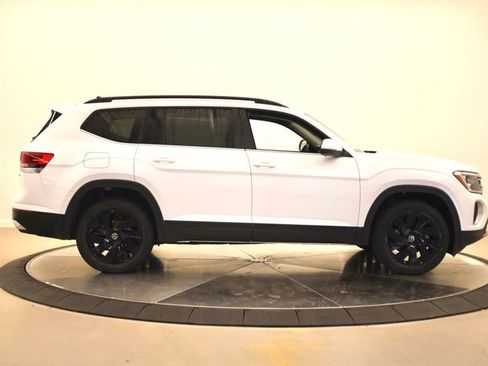 New 2026 Volkswagen Atlas SE AWD/4WD image 2