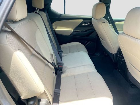 Used 2023 Chevrolet Traverse LS FWD image 26