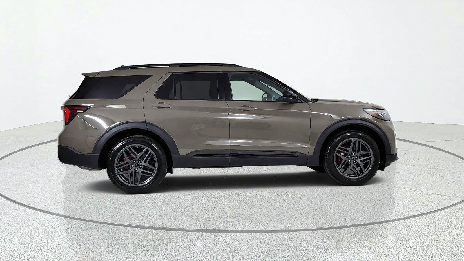 Used 2026 Ford Explorer ST-Line w/ ST-Line Street Pack AWD/4WD image 7