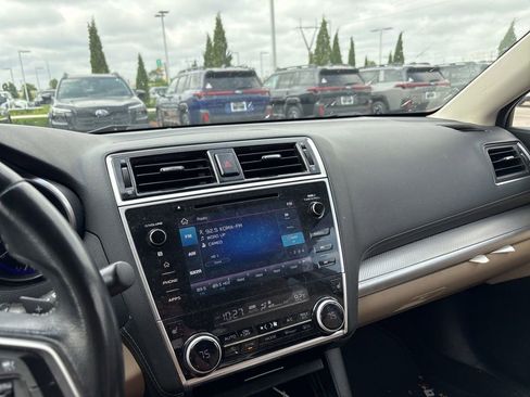 Used 2019 Subaru Outback 2.5i Premium AWD/4WD image 3