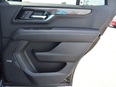 Used 2025 GMC Yukon Elevation AWD/4WD image 48