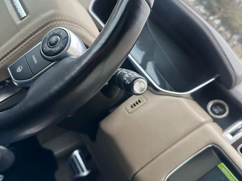 Used 2017 Land Rover Range Rover HSE image 43