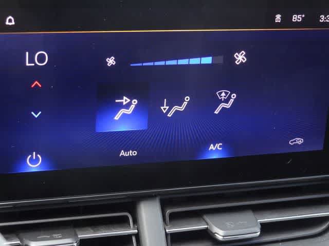Used 2025 Chevrolet Trax LT FWD image 23