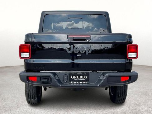 New 2025 Jeep Gladiator Sport image 5