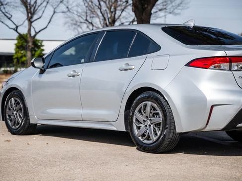 Used 2020 Toyota Corolla LE image 36
