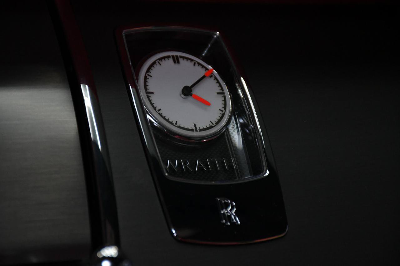 Used 2017 Rolls-Royce Wraith RWD image 28