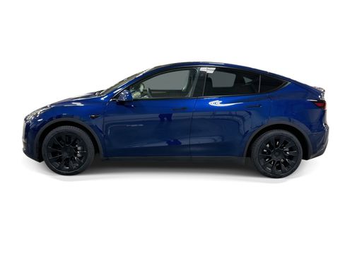 Certified 2023 Tesla Model Y Long Range AWD/4WD image 3