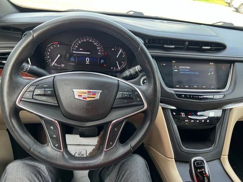 Used 2017 Cadillac XT5 Luxury w/ Driver Awareness Package FWD image 34