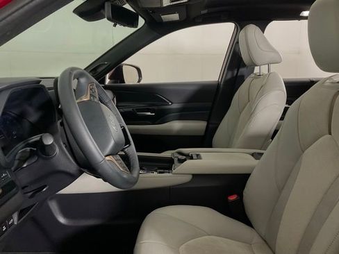 Used 2025 Toyota Grand Highlander AWD Hybrid image 27