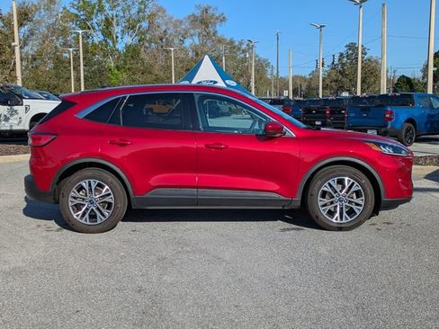 Used 2022 Ford Escape SEL image 2