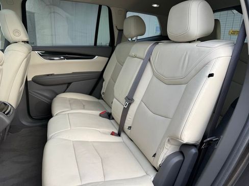 Used 2020 Cadillac XT6 Premium Luxury image 15