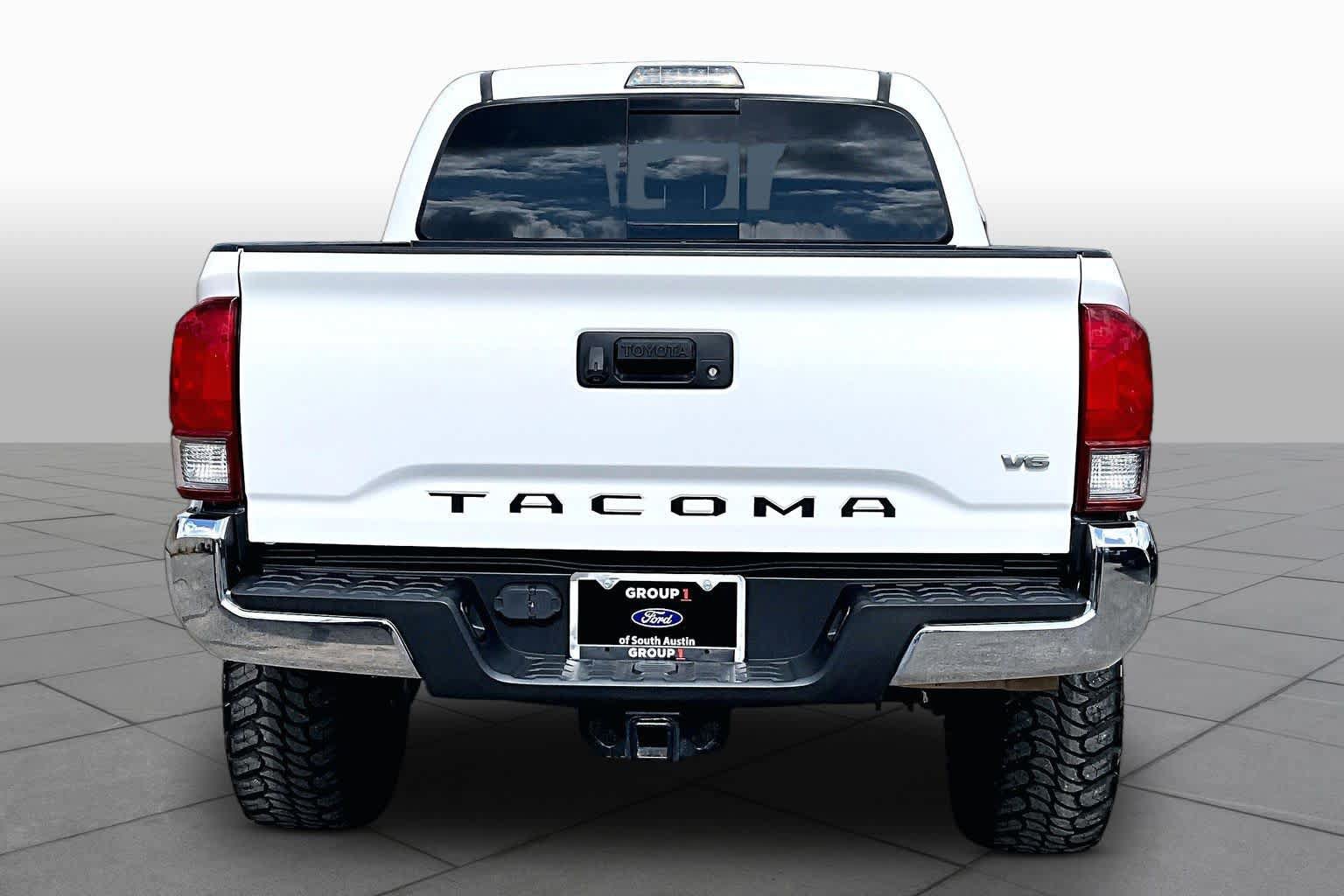 Used 2017 Toyota Tacoma TRD Off-Road w/ Tow Package (A/T) AWD/4WD image 5