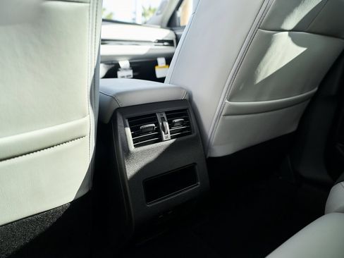 New 2026 Mitsubishi Outlander SE image 27