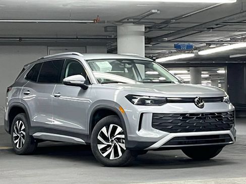 New 2026 Volkswagen Tiguan S AWD/4WD image 2