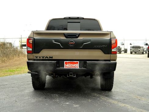 Used 2020 Nissan Titan PRO-4X w/ Pro-4x Convenience Package image 7