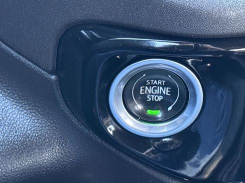 Used 2022 GMC Sierra 1500 SLT w/ SLT Premium Package image 23