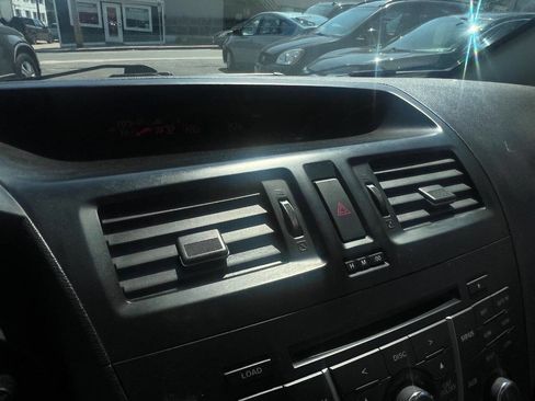 Used 2012 MAZDA MAZDA5 Touring image 10