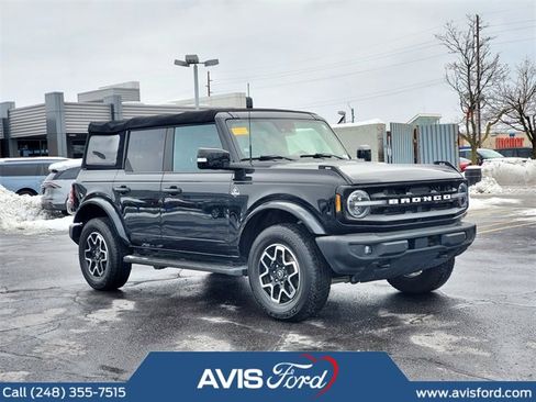 Used 2023 Ford Bronco Outer Banks image 2