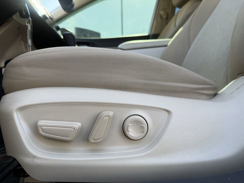 Used 2019 Toyota Camry LE image 18