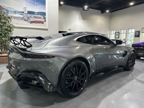Used 2019 Aston Martin V8 Vantage Coupe RWD image 24
